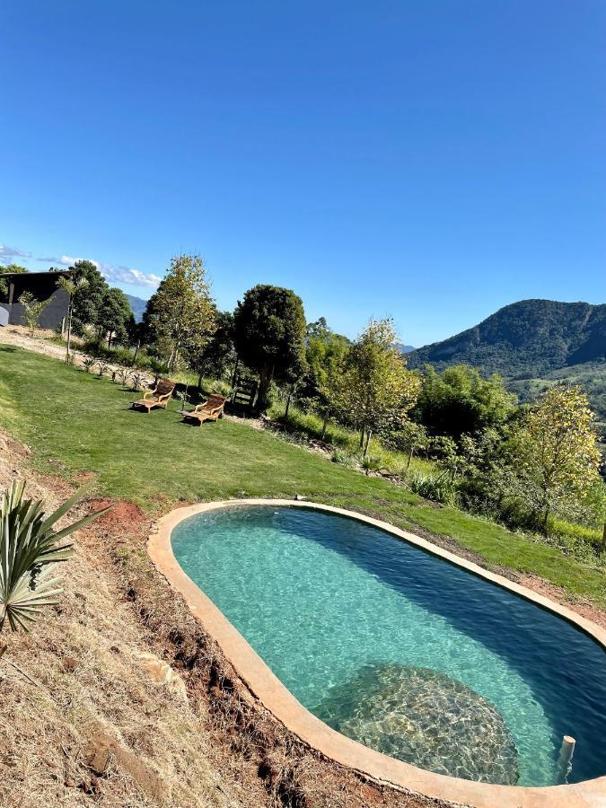 Rancho Do Paioleiro - Suites Sao Bento do Sapucai Ngoại thất bức ảnh