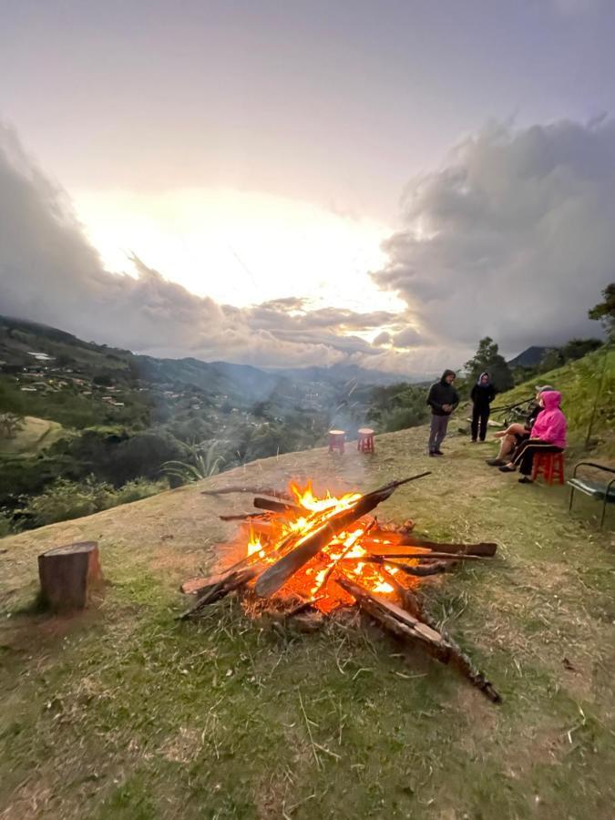 Rancho Do Paioleiro - Suites Sao Bento do Sapucai Ngoại thất bức ảnh